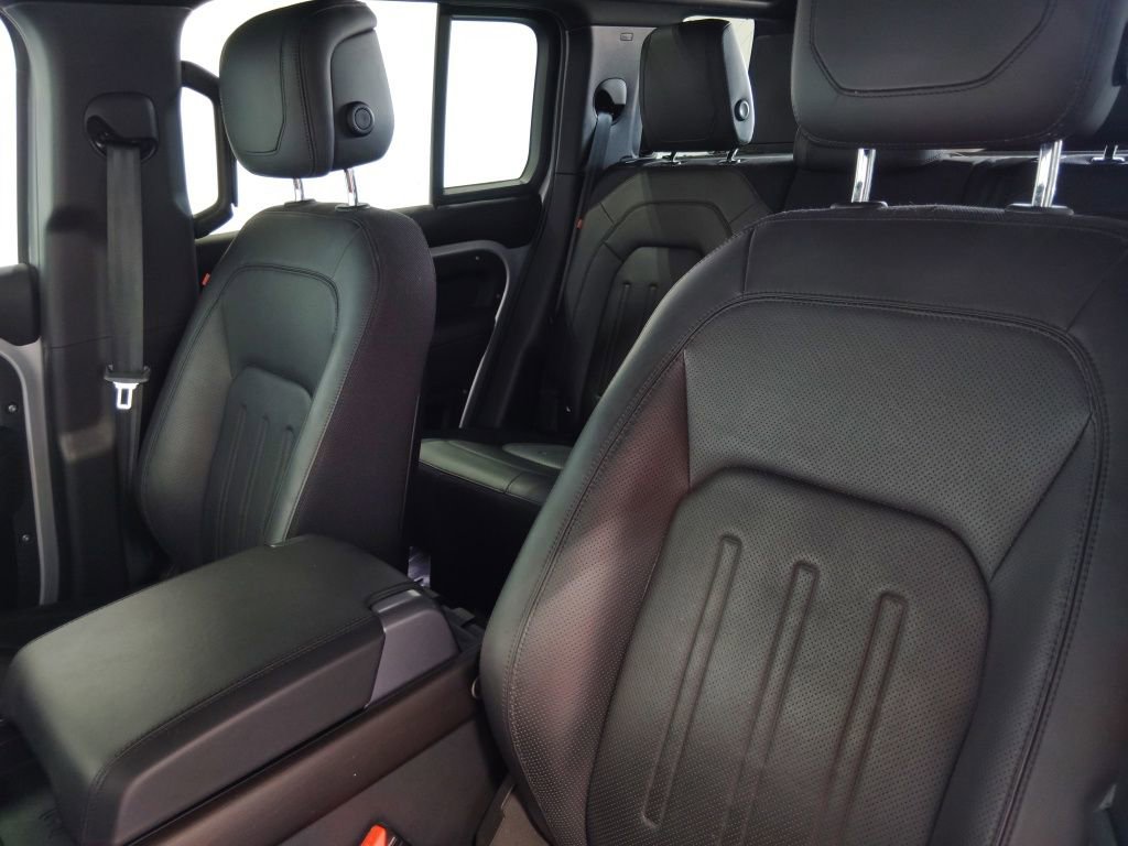 Used 2022 Land Rover Defender 110 X image 36
