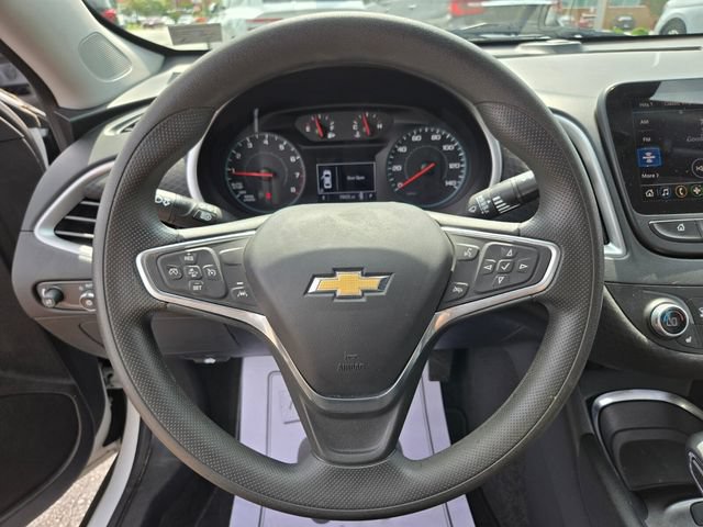 Used 2022 Chevrolet Malibu LT FWD image 32