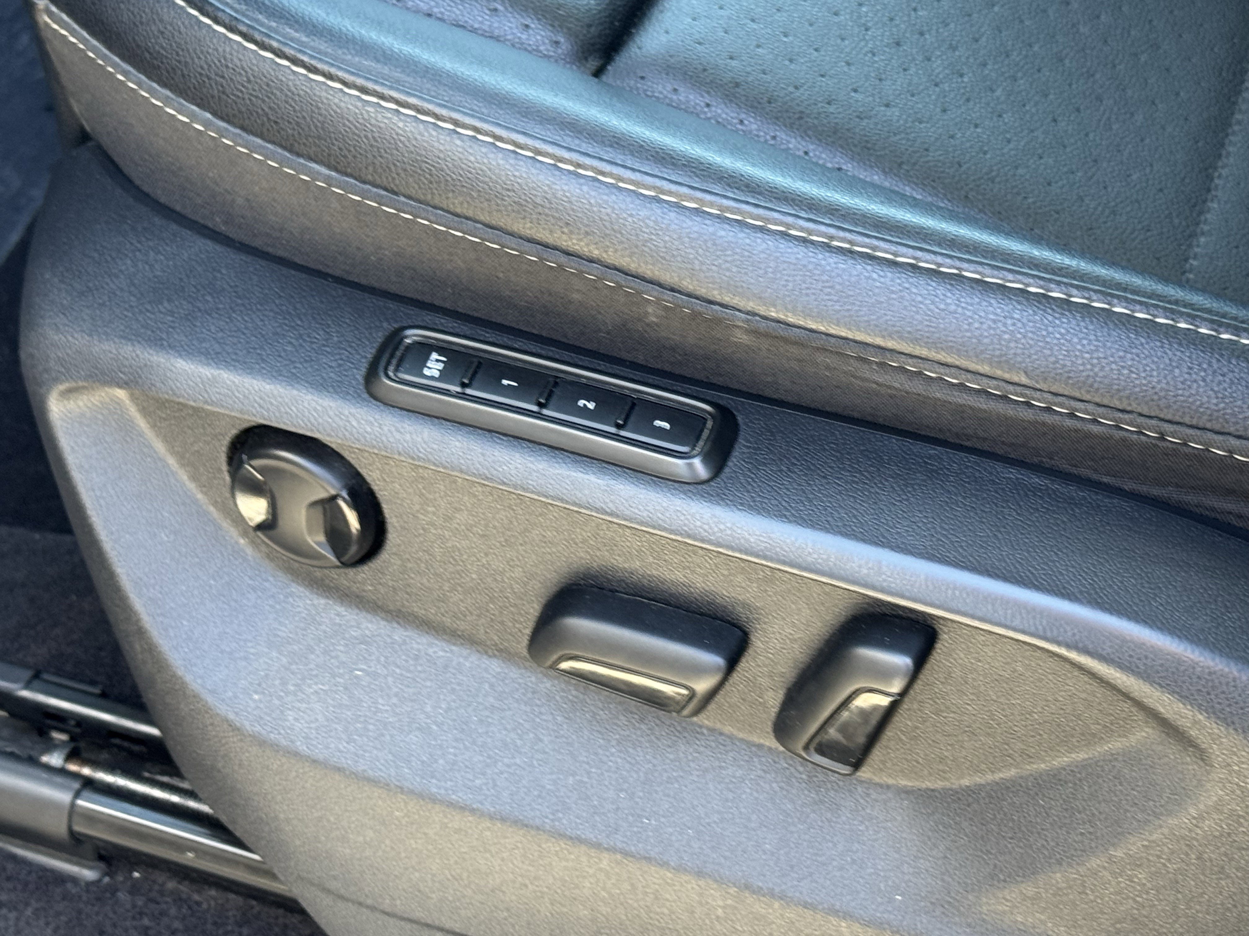 Used 2021 Volkswagen Atlas SEL R-Line image 18