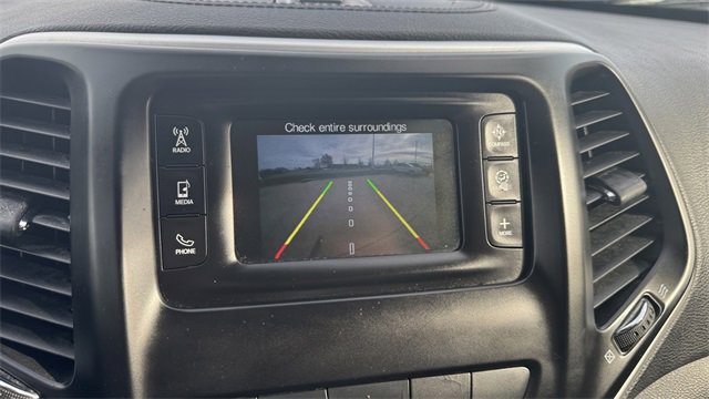 Used 2014 Jeep Cherokee Latitude w/ Comfort/Convenience Group image 25