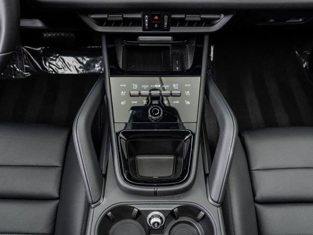 Certified 2025 Porsche Cayenne AWD/4WD image 20