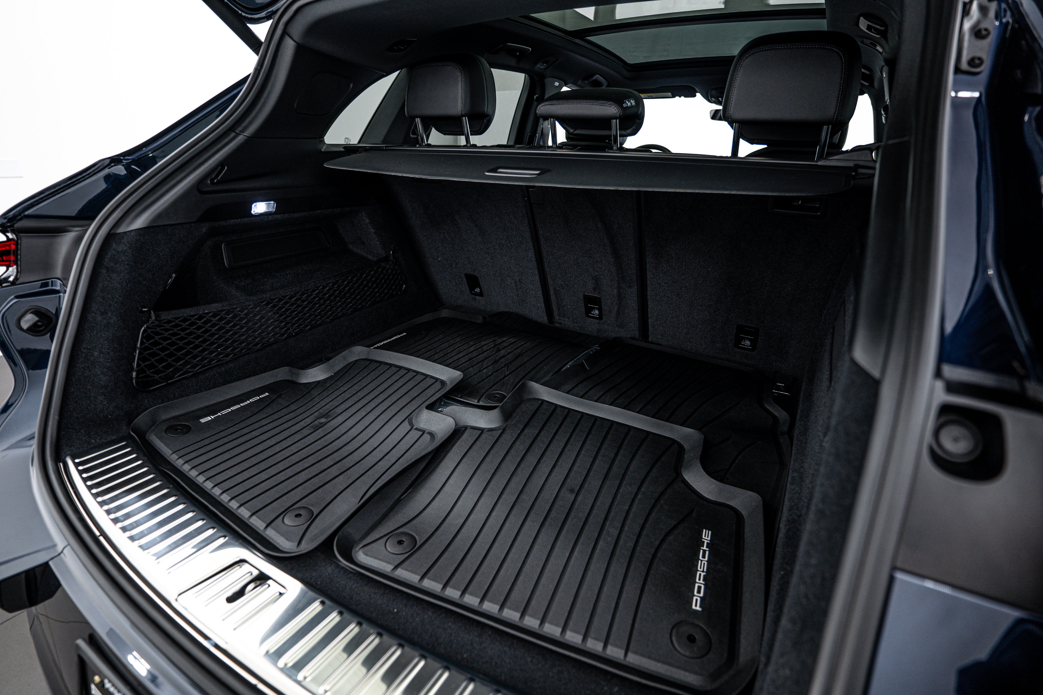 Certified 2025 Porsche Cayenne image 24