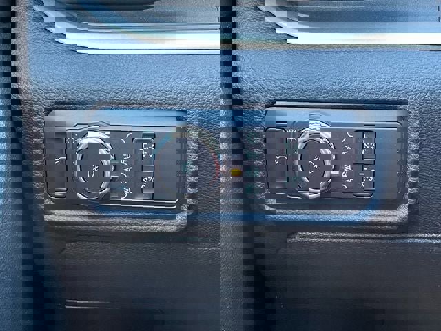 Used 2021 Ford Explorer XLT w/ Equipment Group 202A image 24