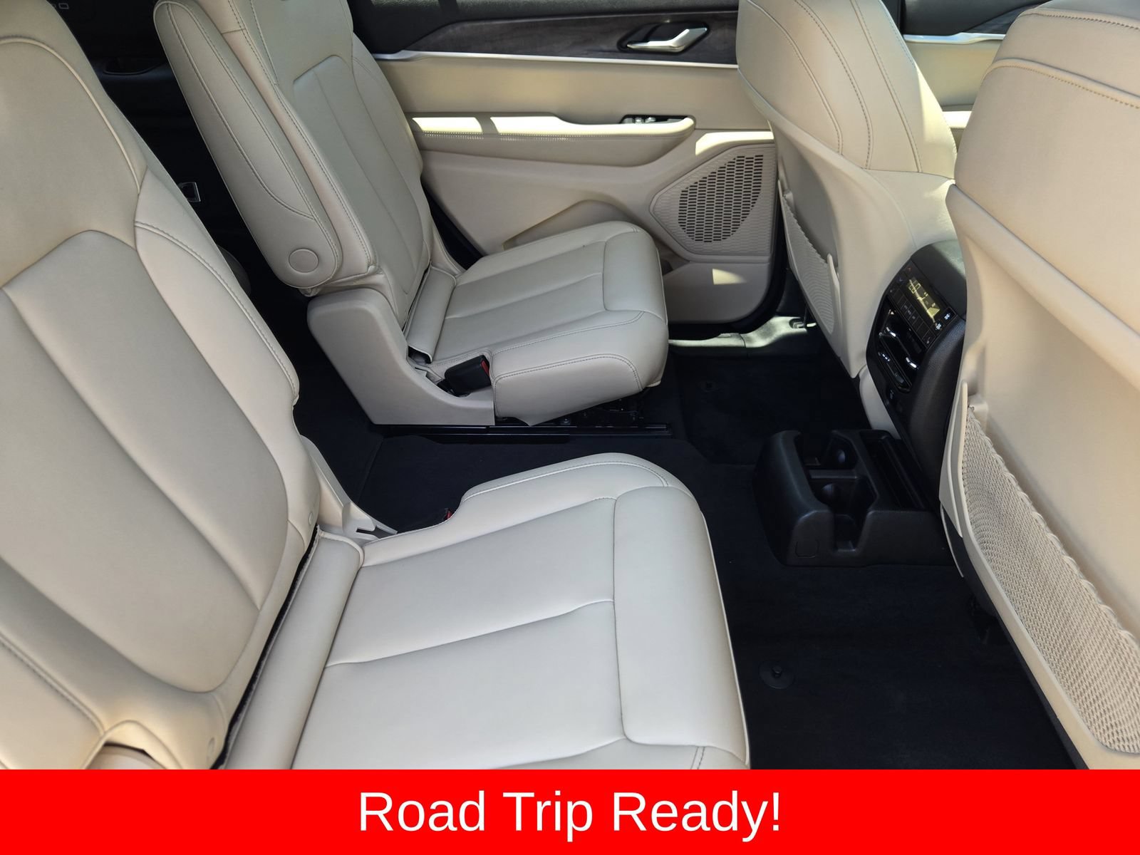 Used 2024 Jeep Grand Cherokee L Limited w/ MOPAR Finishing Package AWD/4WD image 33