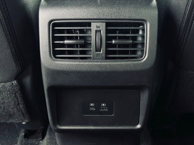 Used 2023 Nissan Rogue SV image 19