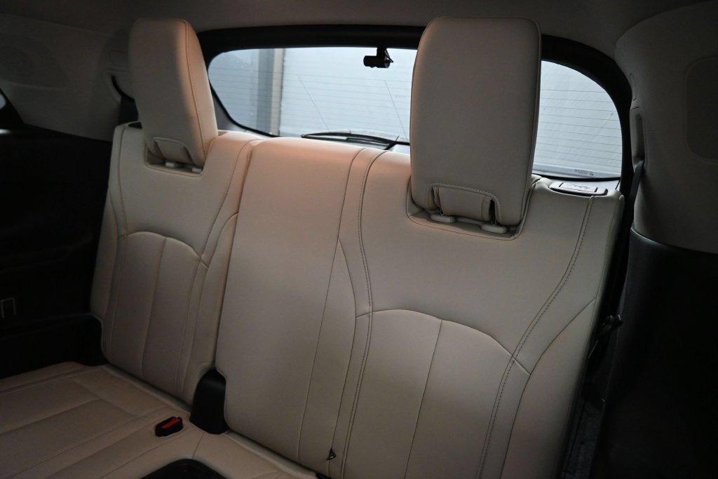 Used 2023 INFINITI QX60 Luxe w/ Cargo Package FWD image 19