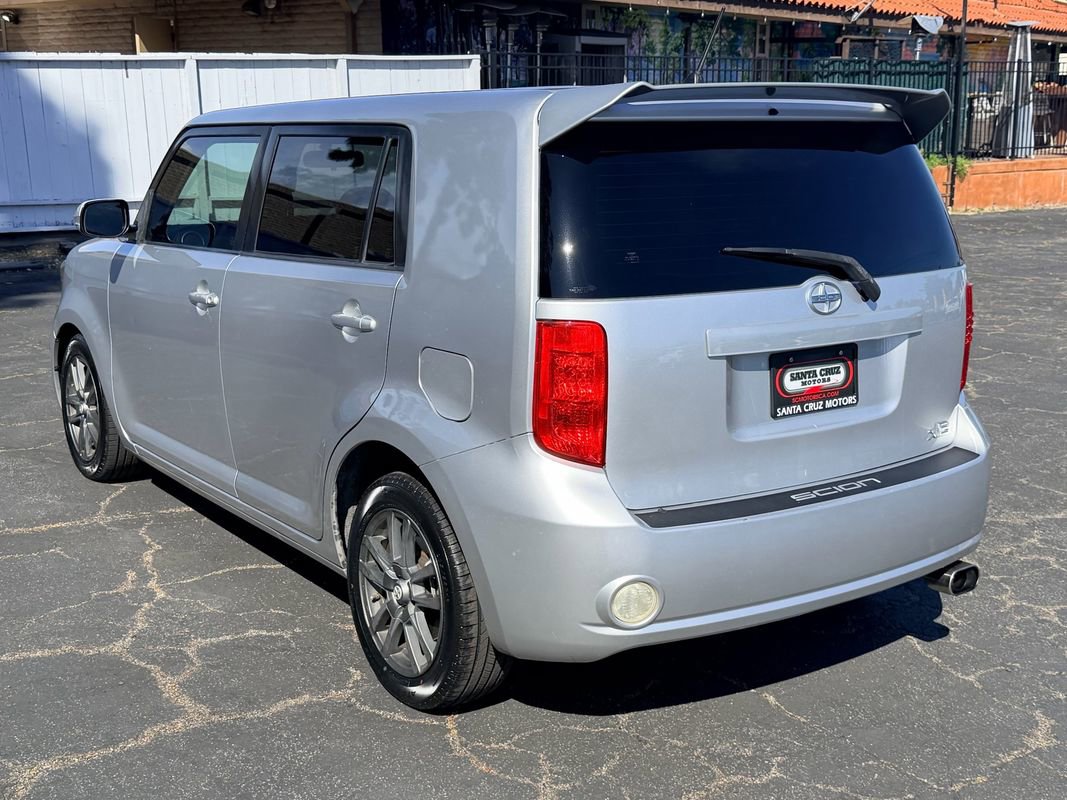 Used 2009 Scion xB FWD image 4
