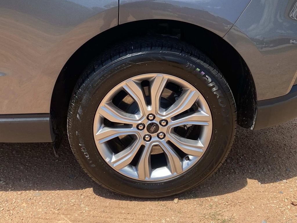 Used 2024 Ford Edge Titanium image 8