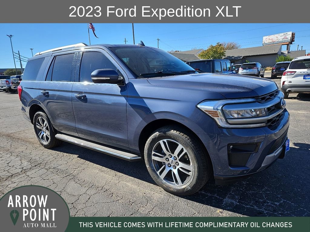 Used 2023 Ford Expedition XLT video 1