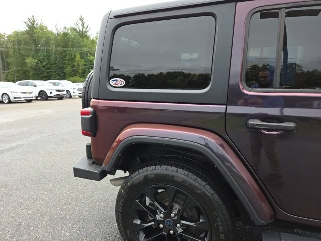 Used 2024 Jeep Wrangler Unlimited Sahara w/ Technology Group AWD/4WD image 34