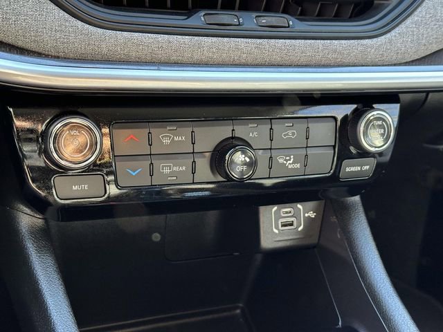 Used 2022 Jeep Compass Latitude image 14