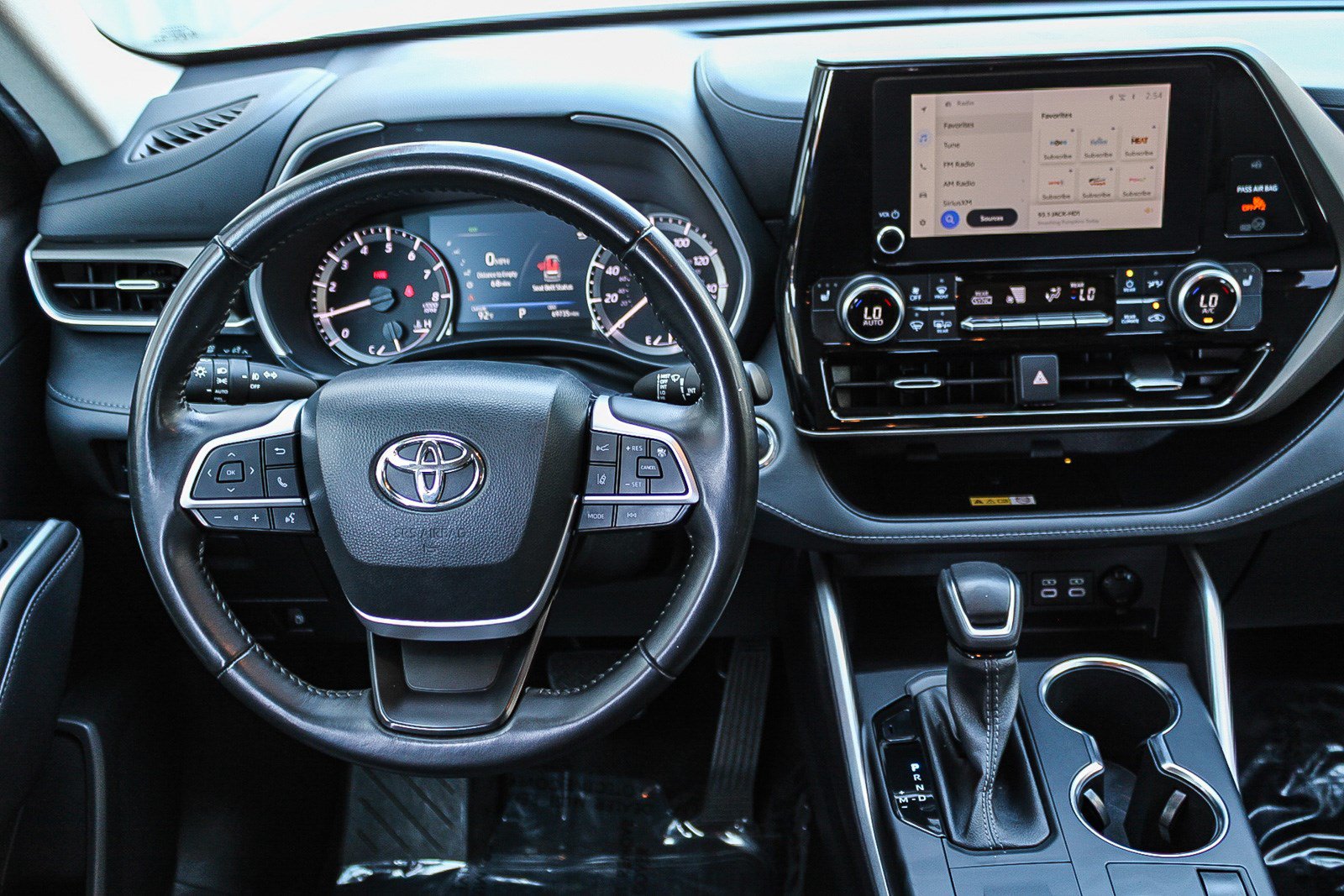 Used 2023 Toyota Highlander XLE FWD image 15