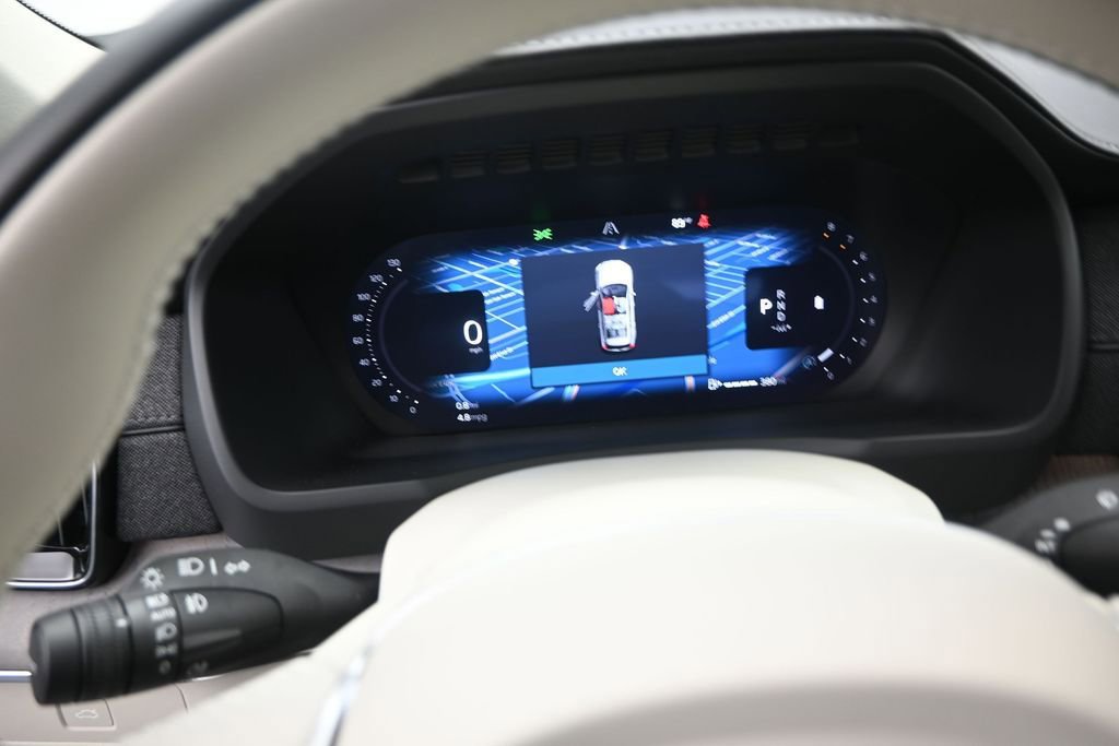 Used 2024 Chevrolet Trax RS FWD image 12