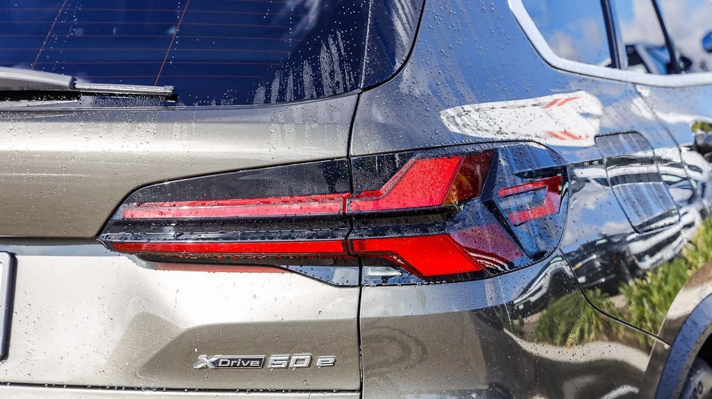 Used 2024 BMW X5 xDrive50e w/ Premium Package image 10
