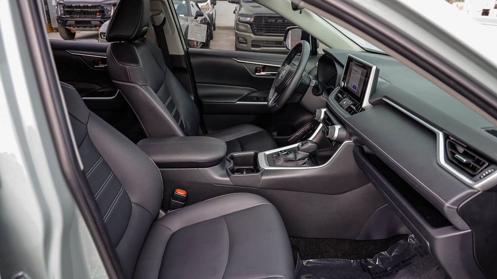 Used 2023 Toyota RAV4 XLE Premium AWD/4WD image 21