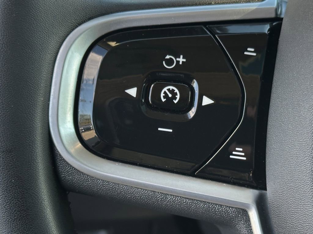 Used 2023 Volvo XC90 B6 Plus w/ Protection Package Premier image 22