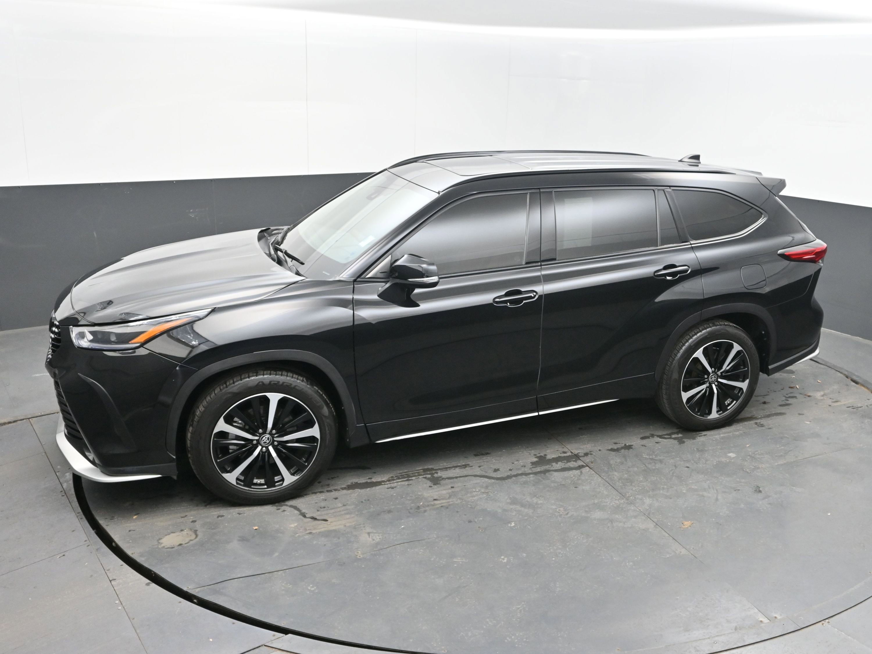 Used 2022 Toyota Highlander XSE image 36