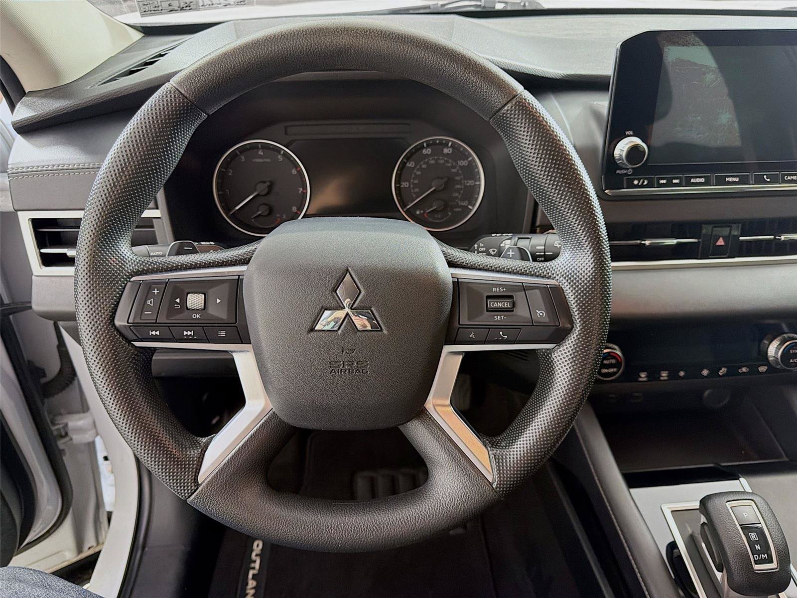 Used 2022 Mitsubishi Outlander ES AWD/4WD image 3