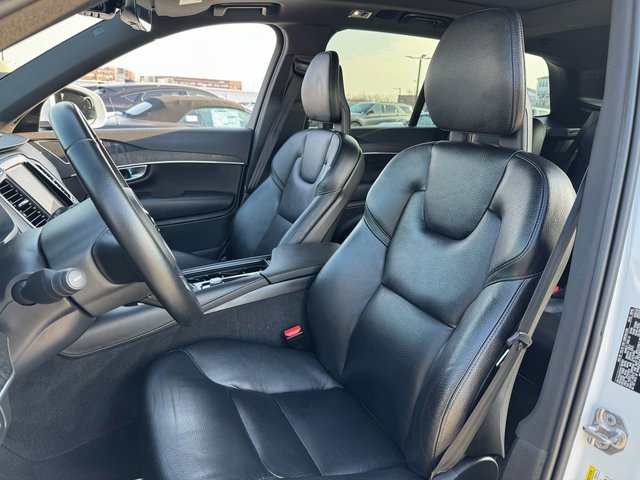 Used 2020 Volvo XC90 T6 Momentum w/ Protection Package Premier image 13