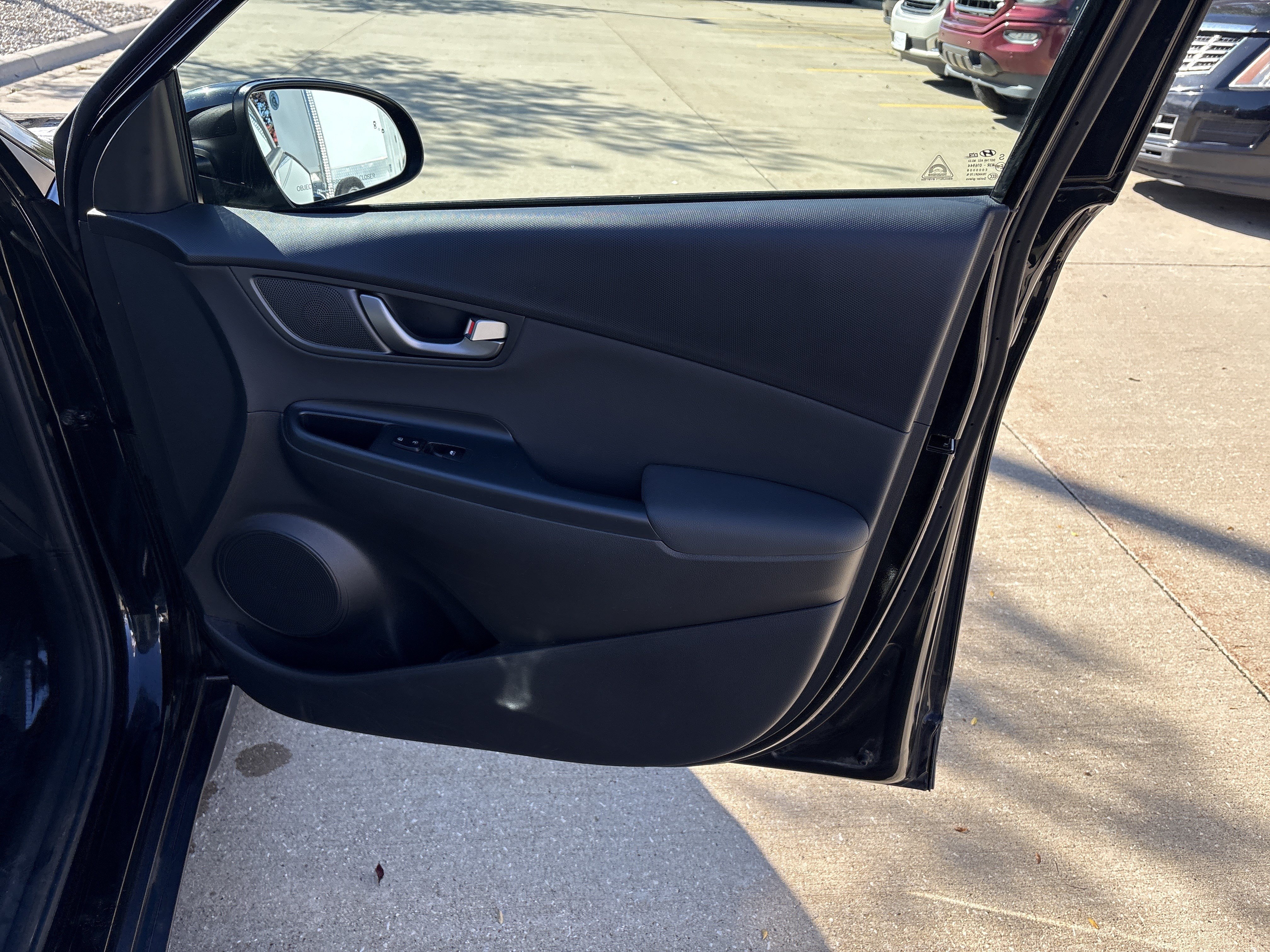 Used 2018 Hyundai Kona Limited AWD/4WD image 17