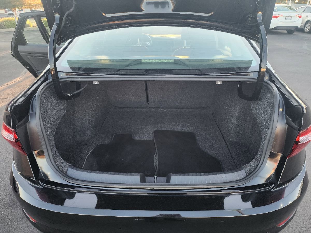 Used 2020 Volkswagen Jetta SE image 11