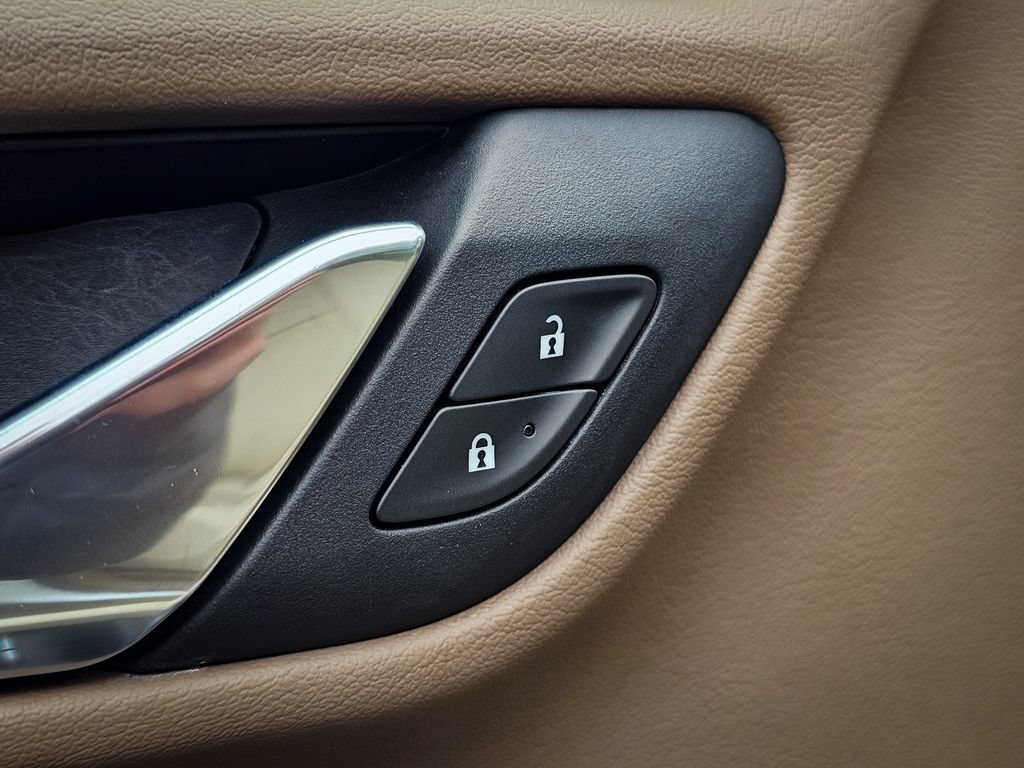 Used 2023 GMC Yukon Denali AWD/4WD image 10