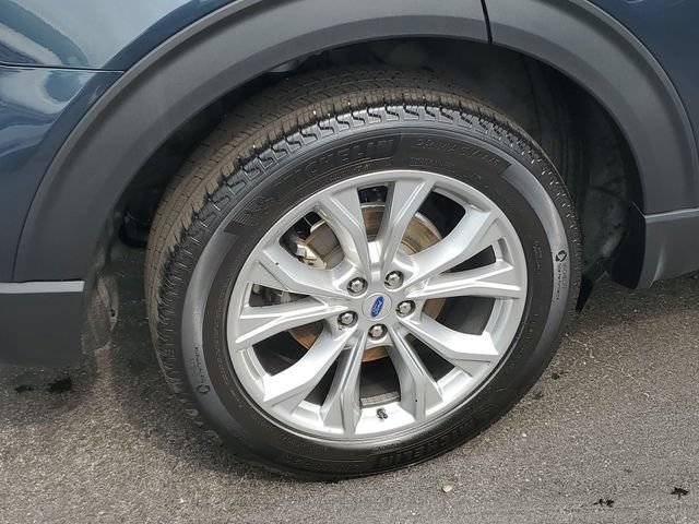 Used 2022 Ford Explorer XLT w/ Equipment Group 202A AWD/4WD image 5