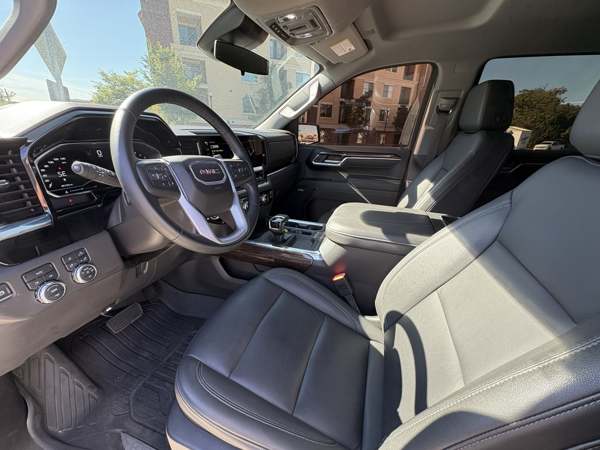 Used 2024 GMC Sierra 1500 Elevation w/ Elevation Premium Package AWD/4WD image 18