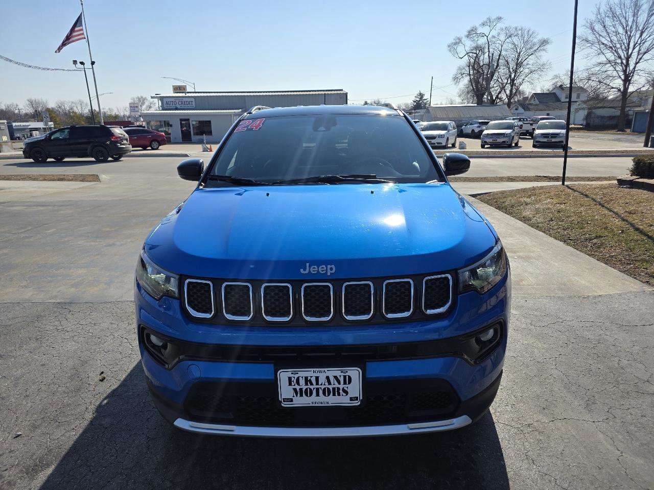 Used 2024 Jeep Compass Limited image 3