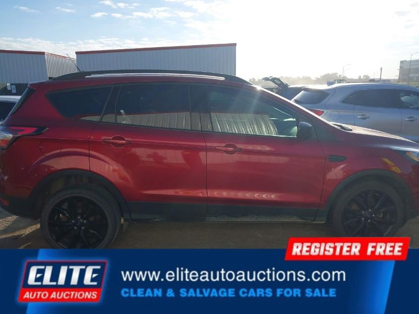 Used 2018 Ford Escape SE w/ SE Sport Appearance Package image 26