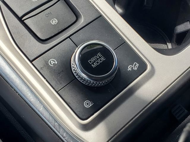 Used 2021 Ford Explorer XLT w/ Equipment Group 202A image 29