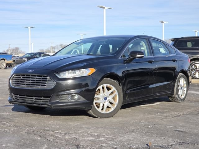 Used 2016 Ford Fusion SE w/ Equipment Group 202A image 2