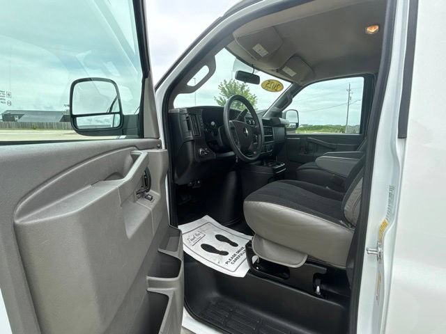 Used 2025 Chevrolet Express 2500 w/ Driver Convenience Package RWD image 15