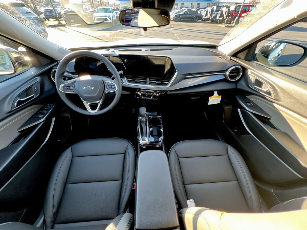 New 2026 Chevrolet Trax ACTIV w/ Sunroof Package FWD image 18