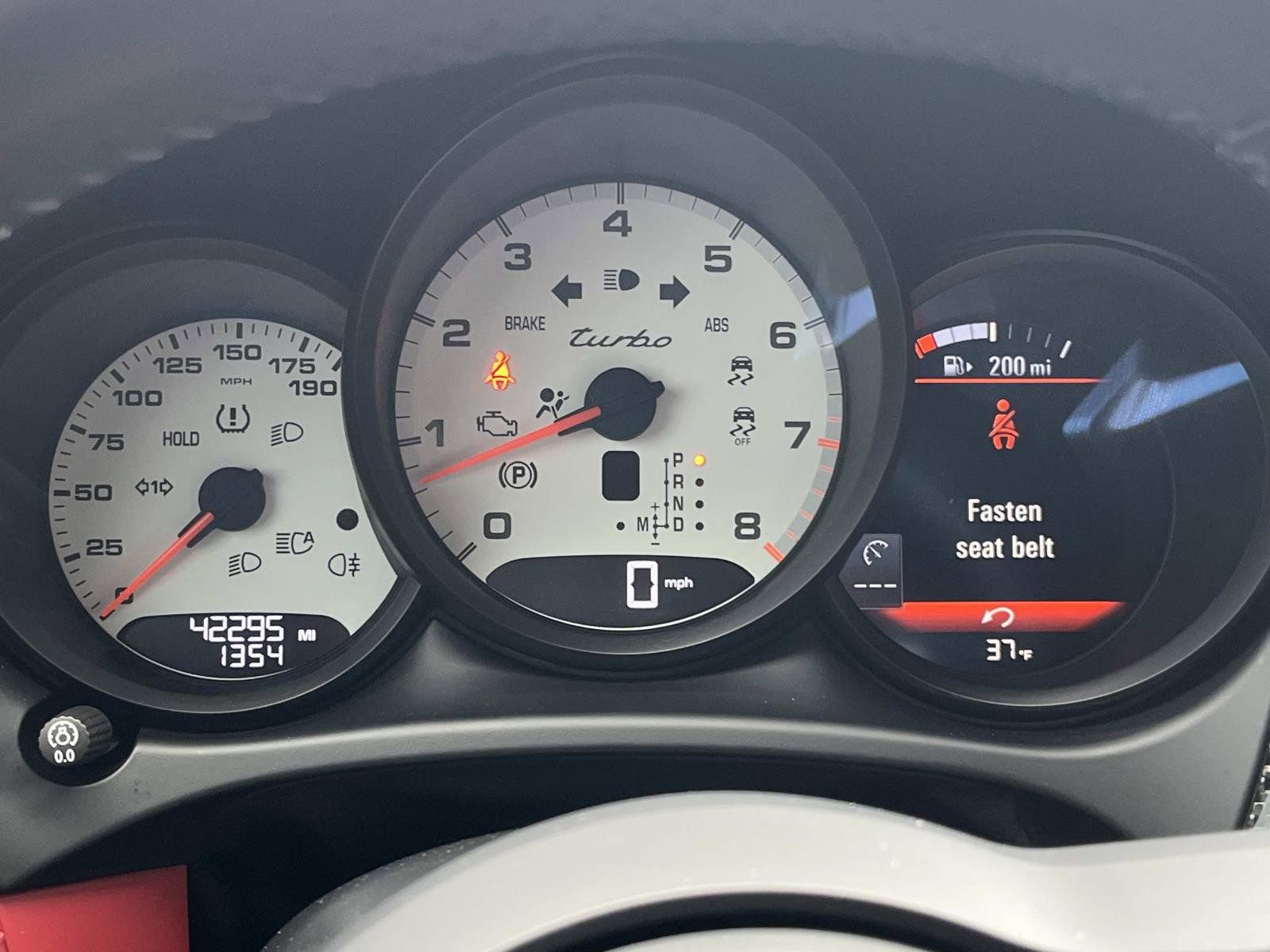 Used 2020 Porsche Macan Turbo image 35