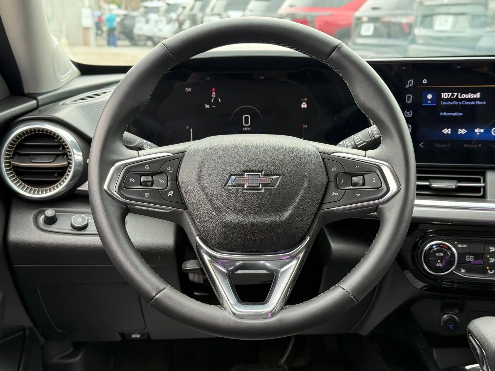 Used 2025 Chevrolet Trax ACTIV FWD image 21