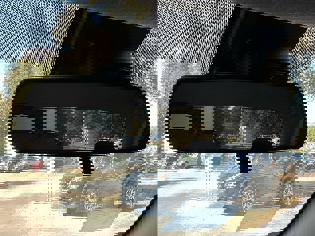 New 2025 Nissan Versa SV w/ Trunk Package image 25