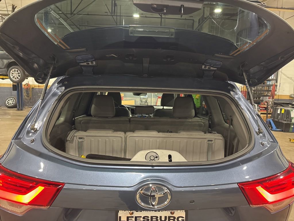 Used 2017 Toyota Highlander XLE image 54