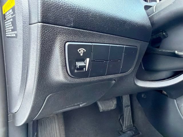 Used 2017 Hyundai Veloster FWD image 20