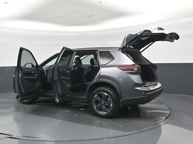 Used 2024 Nissan Rogue SV w/ SV Premium Package FWD image 55