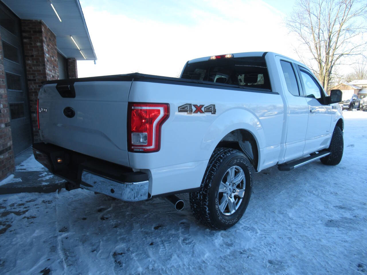 Used 2016 Ford F150 XLT w/ Equipment Group 302A Luxury image 10