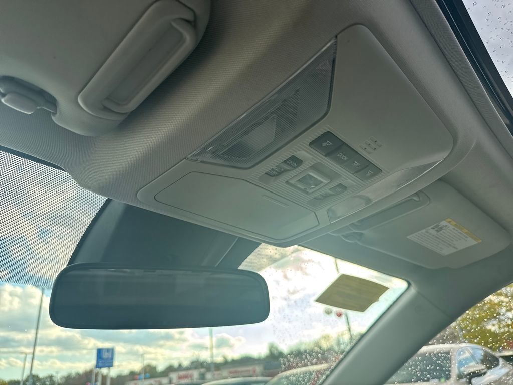 Used 2021 Toyota RAV4 XLE Premium image 26