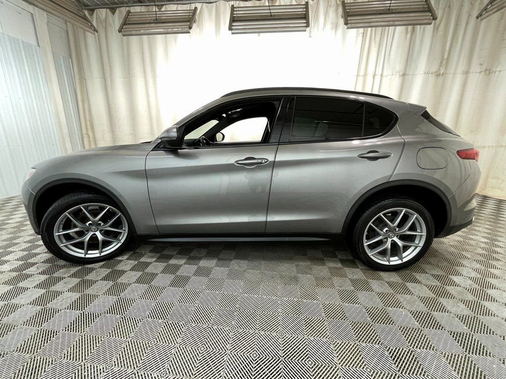 Used 2018 Alfa Romeo Stelvio Ti Sport AWD/4WD image 17