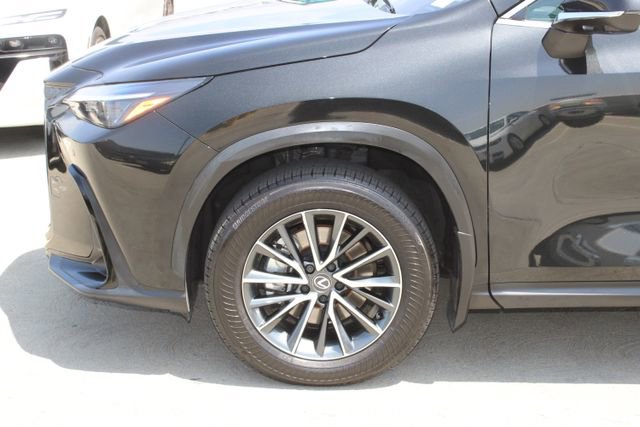 Certified 2025 Lexus NX 350 AWD w/ Accessory Package (2T) image 4