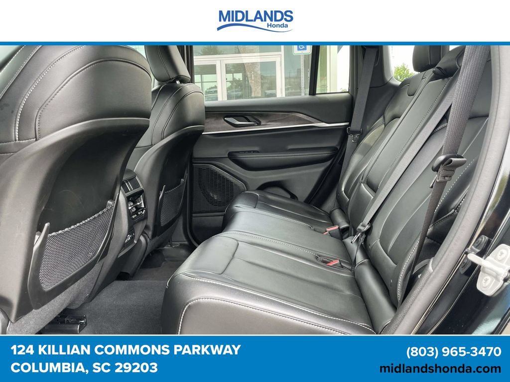 Used 2025 Jeep Grand Cherokee Limited AWD/4WD image 10