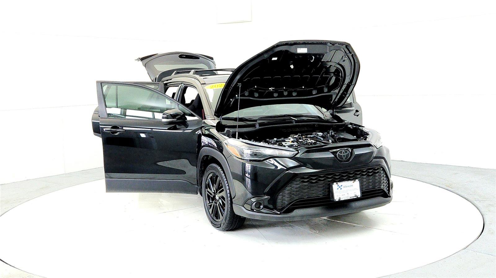 Used 2024 Toyota Corolla Cross Nightshade image 9