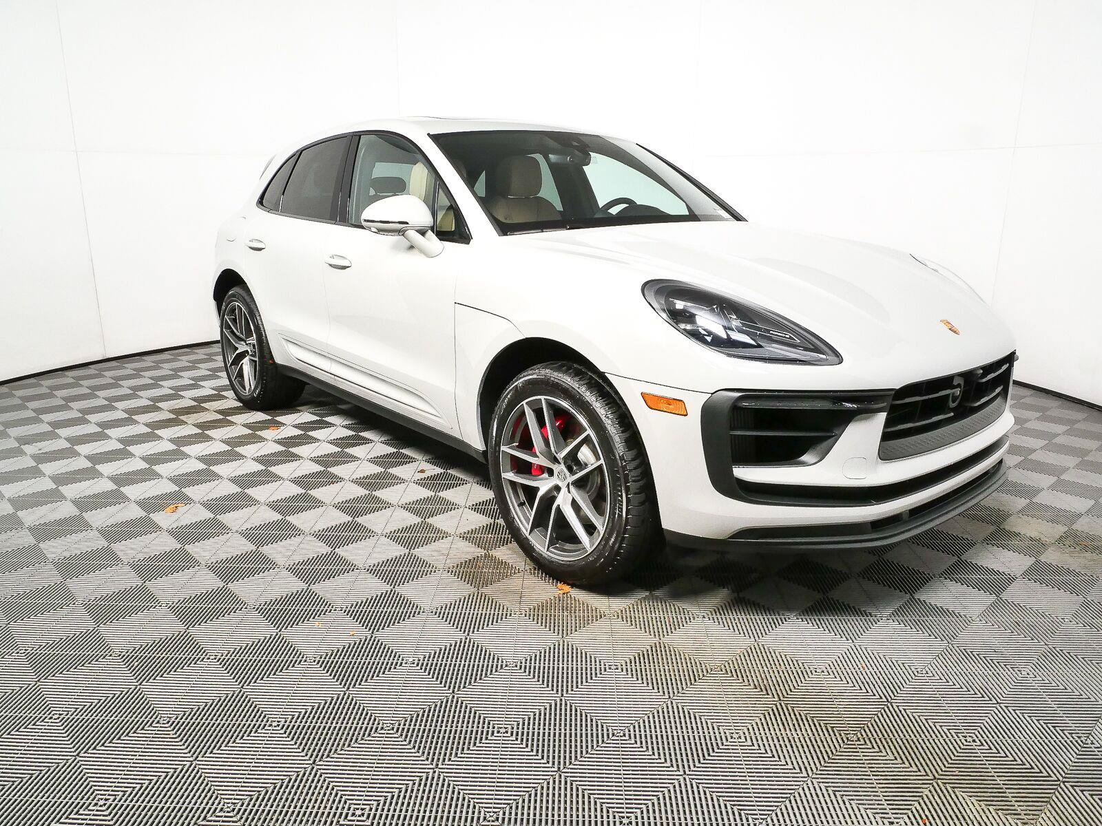New 2026 Porsche Macan S AWD/4WD image 27