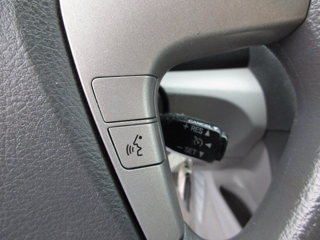 Used 2010 Toyota Camry LE FWD image 22