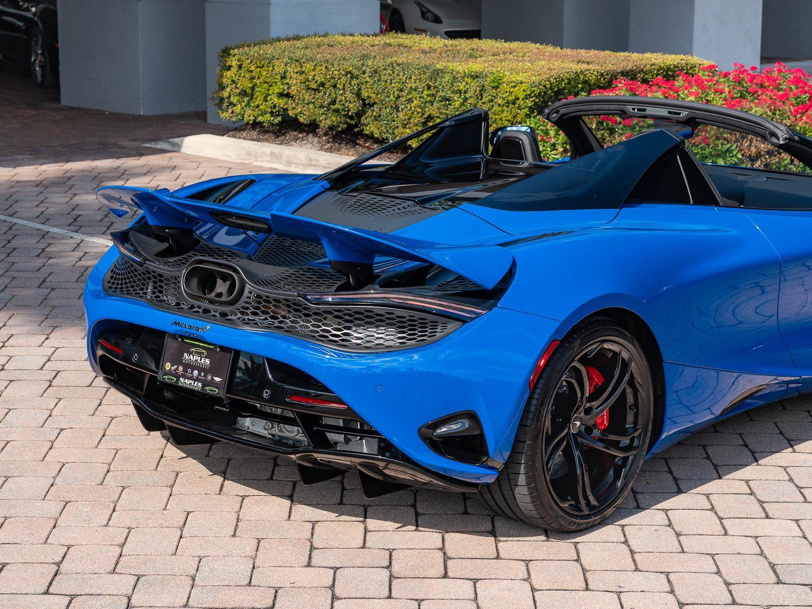 Used 2024 McLaren 750S Spider RWD image 48