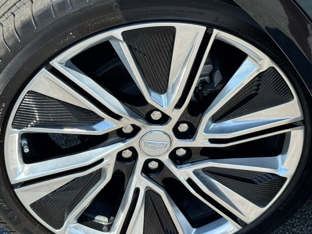 Certified 2025 Cadillac Lyriq Luxury w/ LPO, Floor Liner Package AWD/4WD image 14